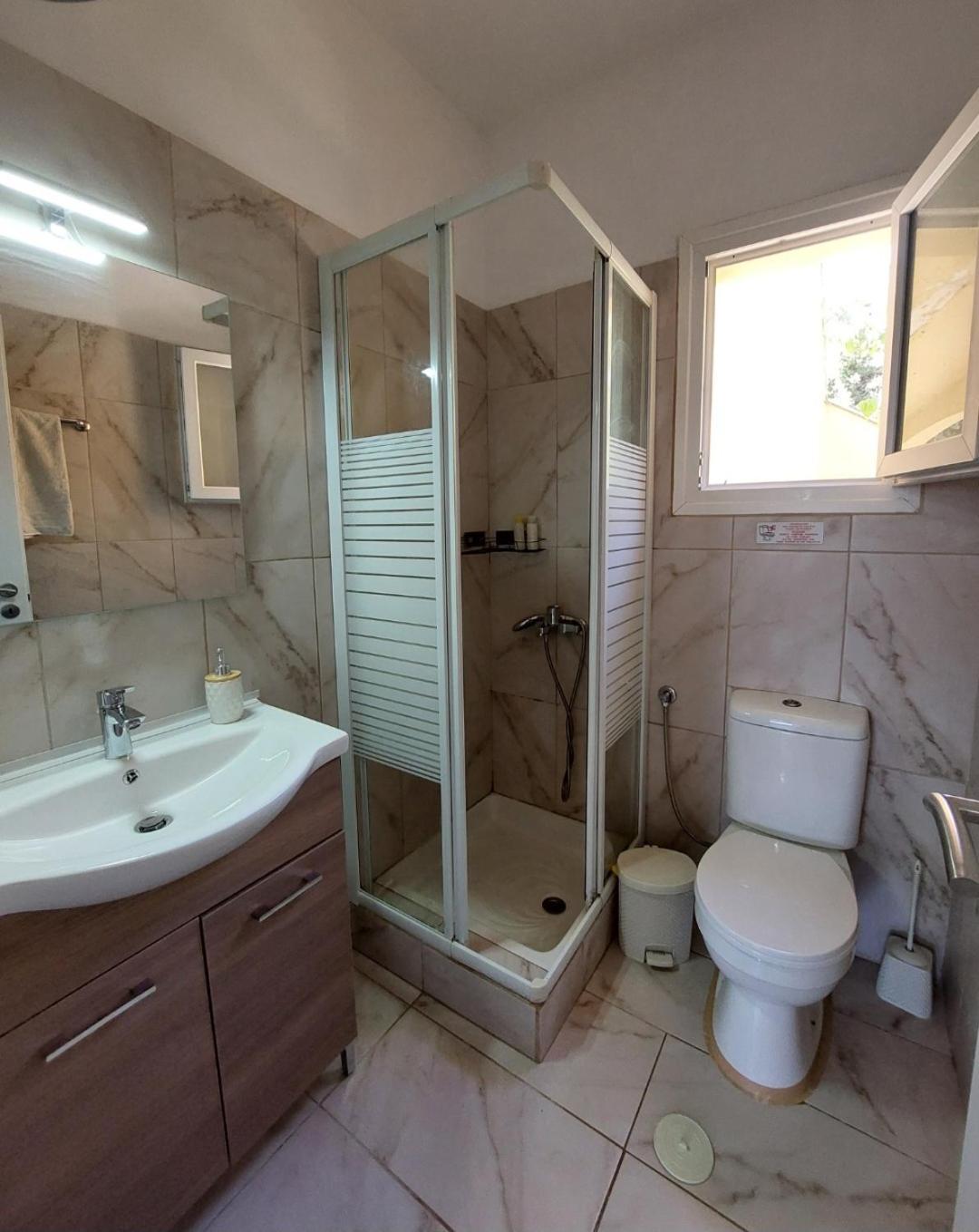 Thanos Guesthouse Corfu Ájoi Déka Kültér fotó