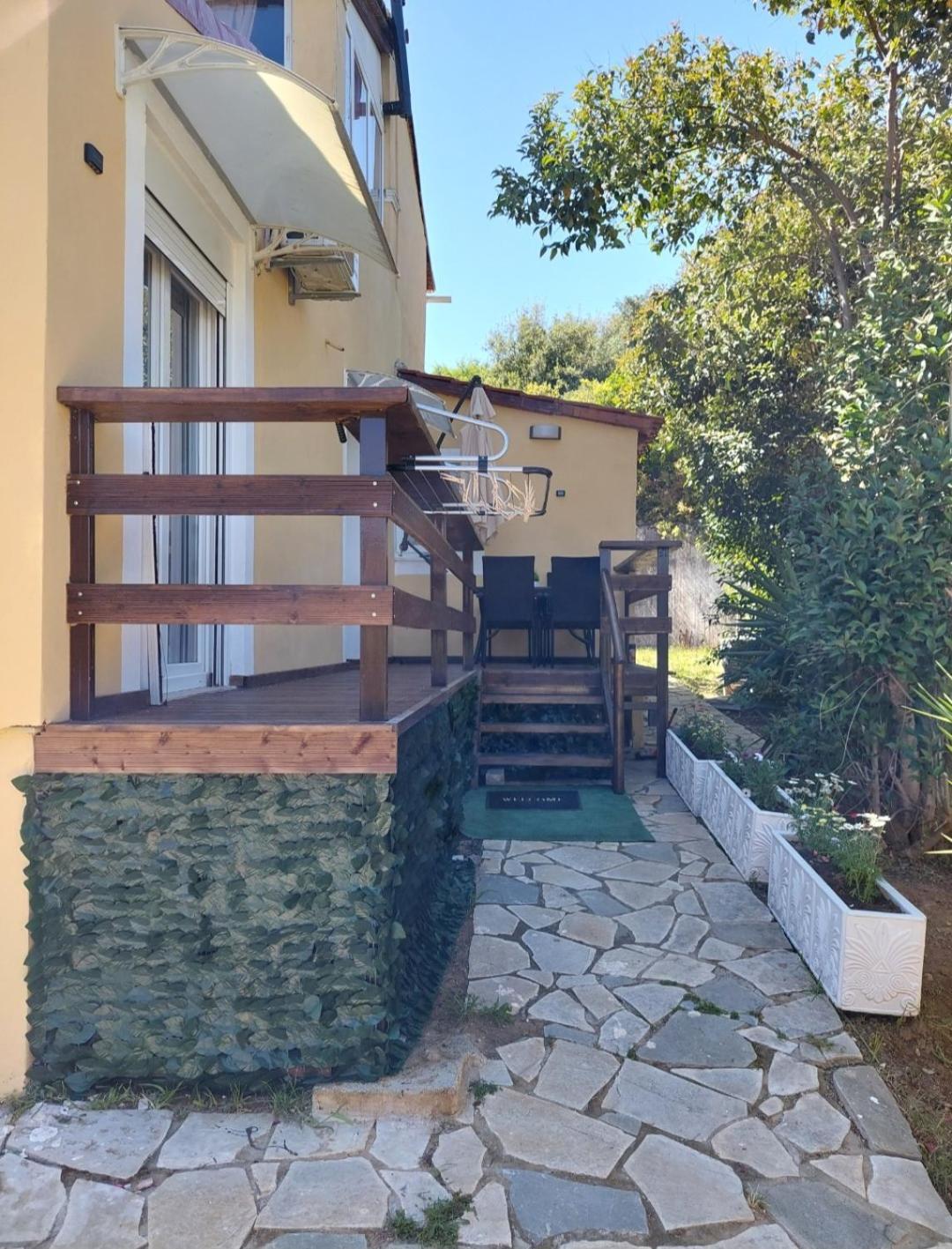 Thanos Guesthouse Corfu Ájoi Déka Kültér fotó